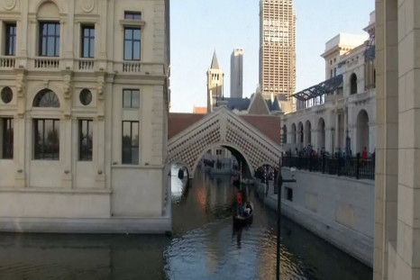 China creates copycat version of Venice offering gondola rides