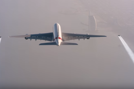 Emirates Jetmen flying stunt