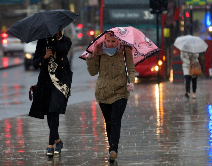 Strong wind and rain in the UK