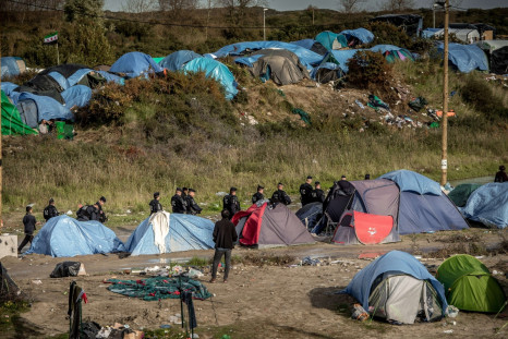 Calais police migrants camp