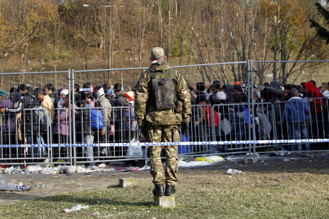 Slovenia border fence migrant crisis 