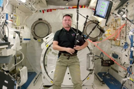Astronaut plays bagpipes in space