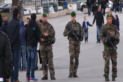 Eiffel Tower closed as army called into city 