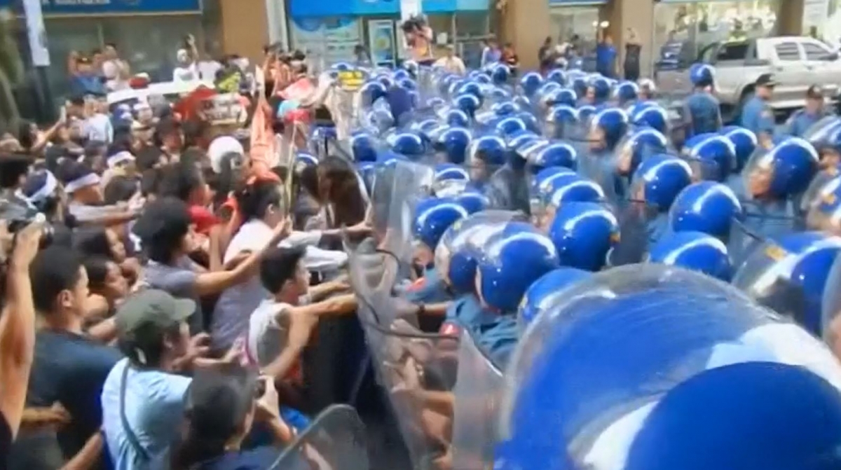 Hundreds protest against US foreign policy