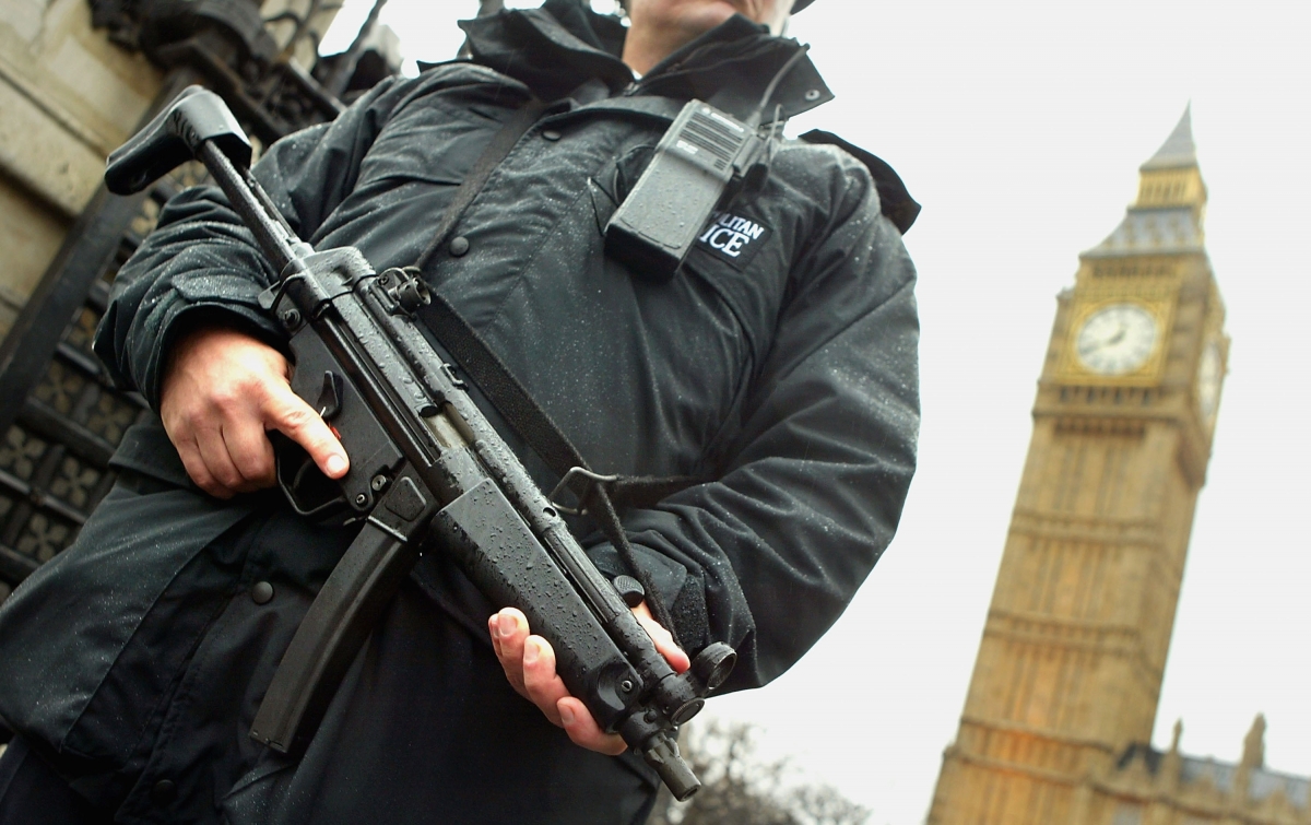 Metropolitan Police Urge Londoners To Hand In Firearms And Avoid   Police Gun London 