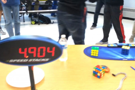 Teenager smashes Rubix's cube world record 