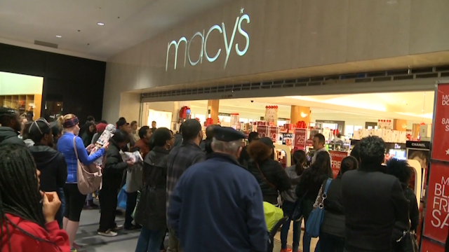 Black Friday 2015: Hordes of US shoppers queue for hours before rush to - What Store Gets The Most Business On Black Friday
