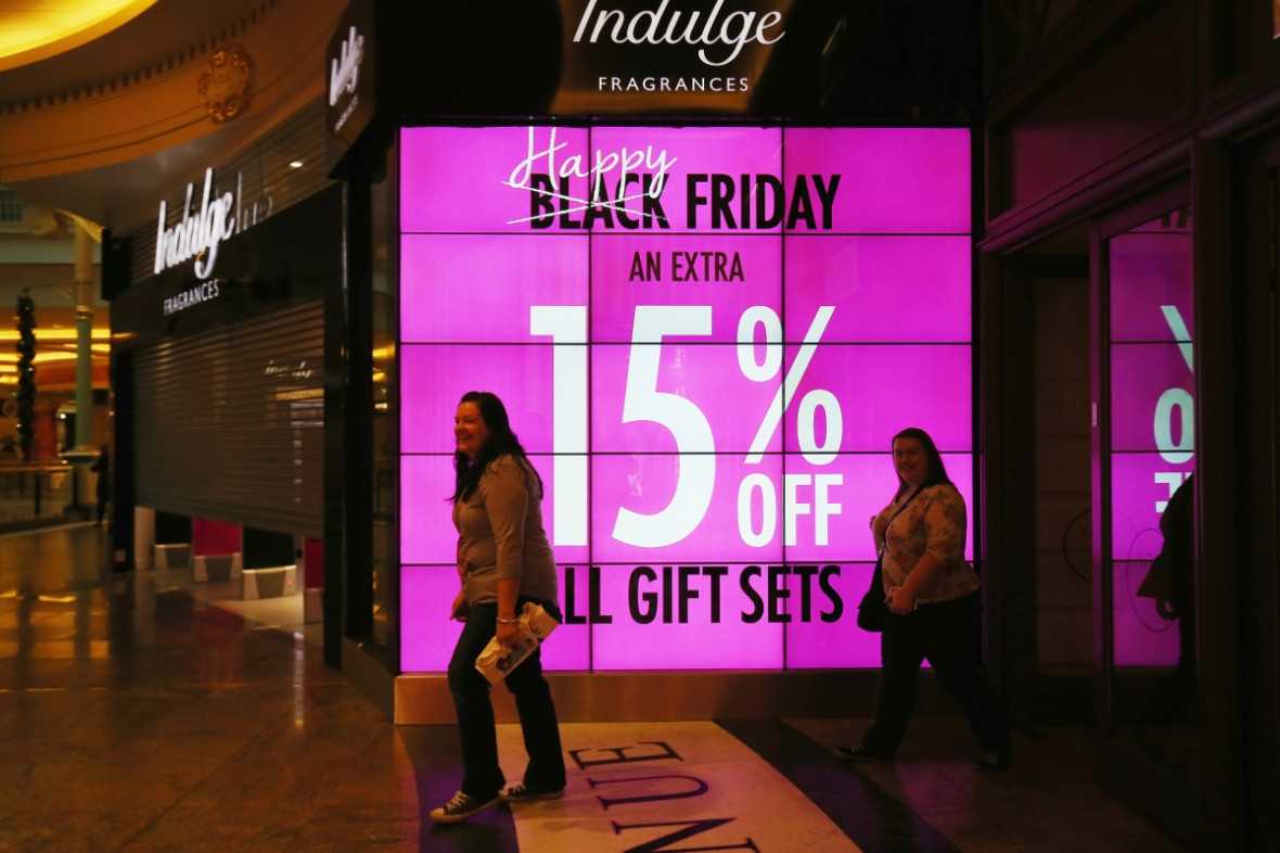 Black Friday 2015: Horrific photos of the shopping day of chaos - What Stores Are Having Black Friday Sales In London