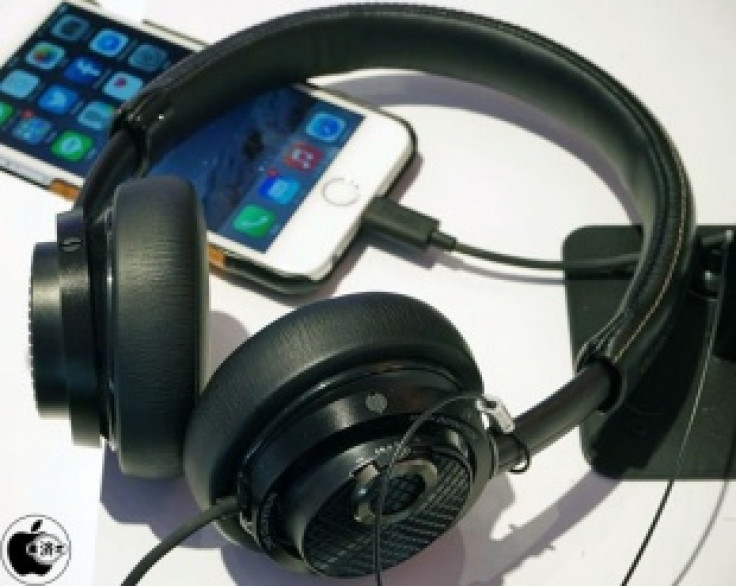 iPhone 7 with Lightning headphone set