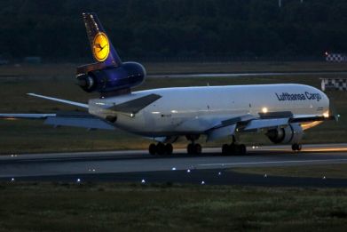 Lufthansa signs agreement with Verdi on pay for about 33,000 ground personnel