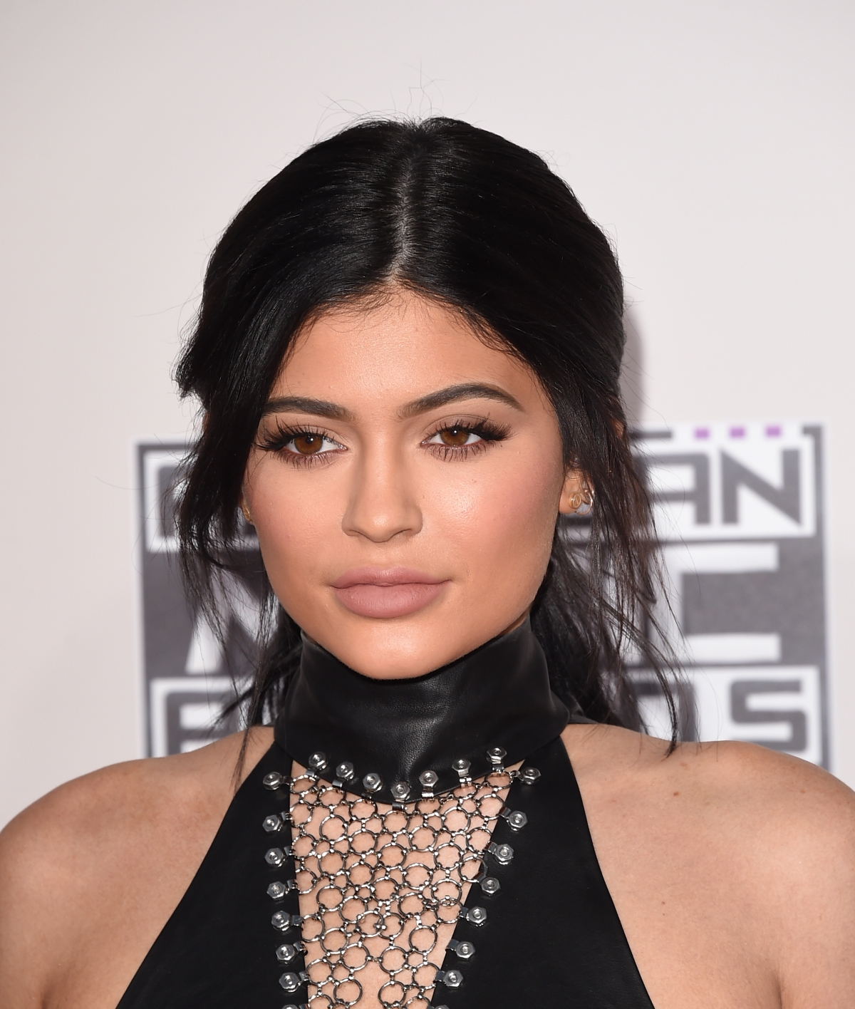 Kylie Jenner Lip Kit sells out in less than 60 seconds as website