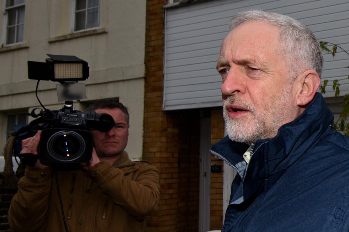 Jeremy Corbyn Defies Critics By Attending Stop The War Fundraiser And ...