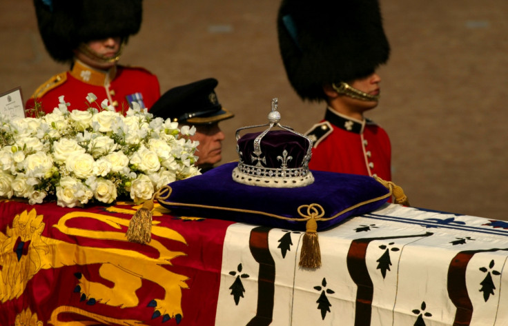 Koh-i-Noor diamond on Queen Mother's coffin