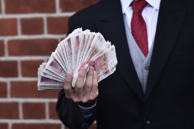 UK top bosses to earn £5m in2016