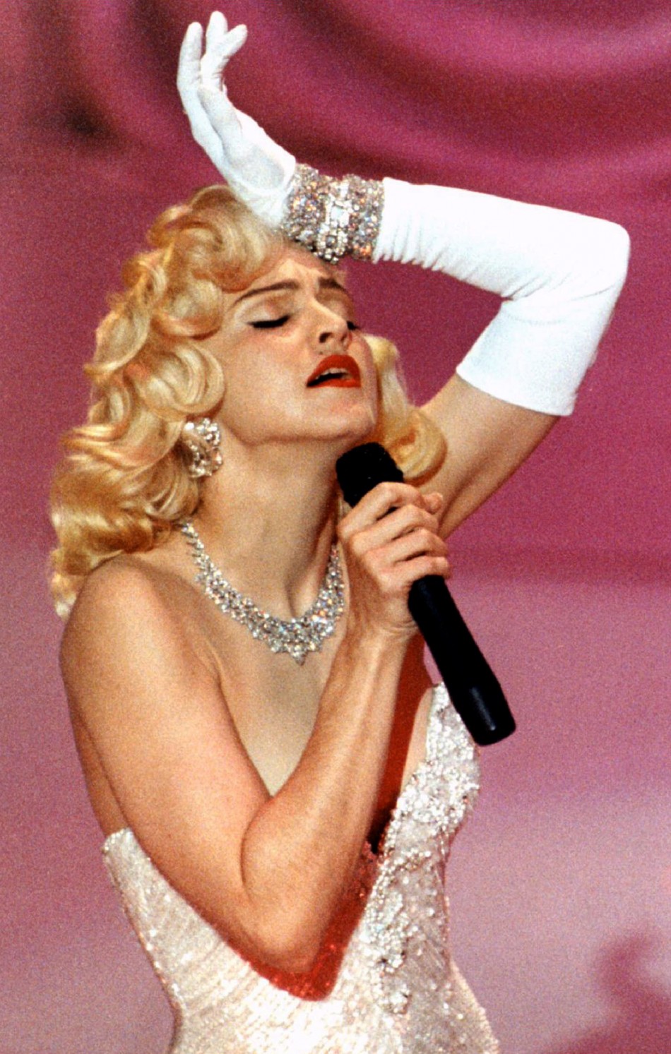 Madonna performs Best Original Song nominee quotSooner or Laterquot from quotDick Tracyquot at Academy Awards on March 25, 1991