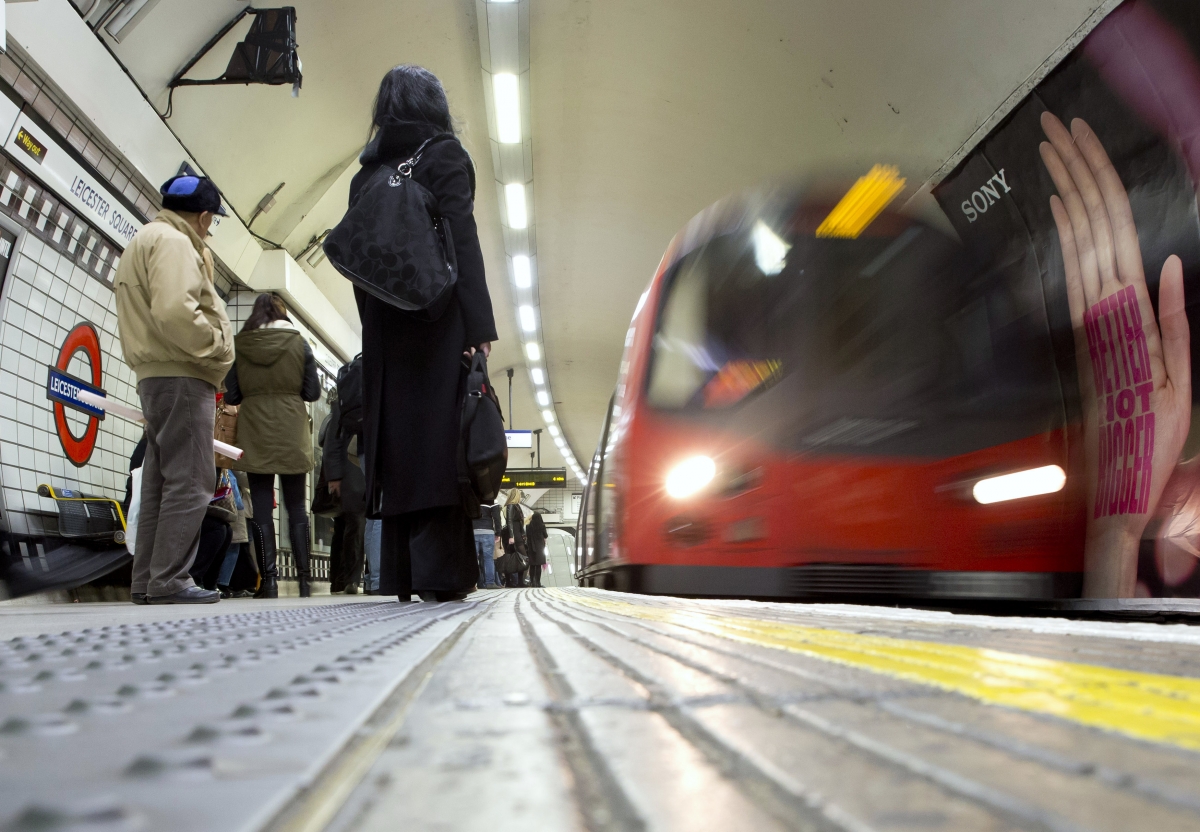 Muslim man kicked off Tube train Muslim man kicked off Tube train