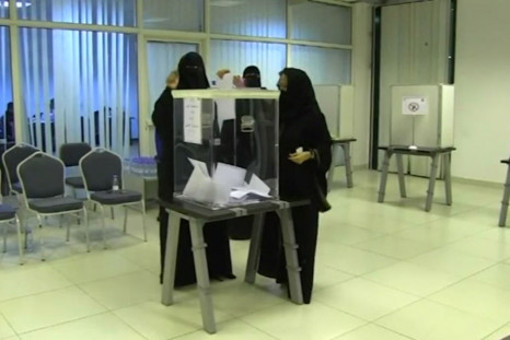 Women vote in historic Saudi Arabia election