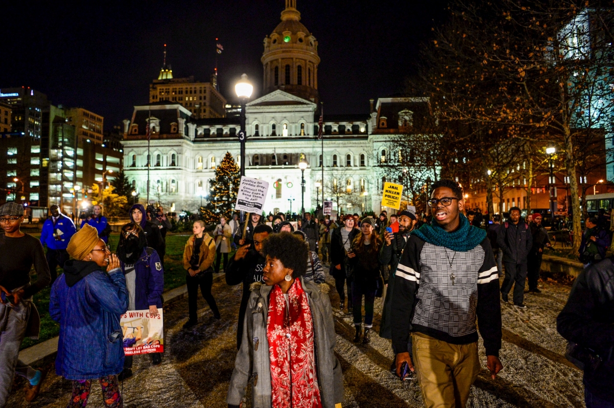 Baltimore Night protests erupt after Freddie Gray mistrial declared