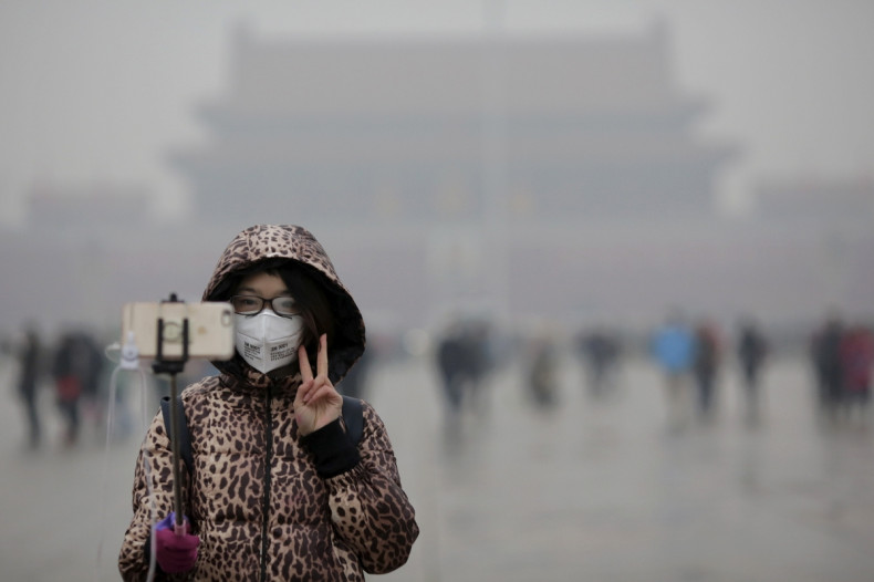 Beijing smog red alert