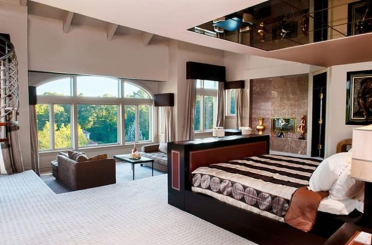 Bedroom in 50 Cent's mansion