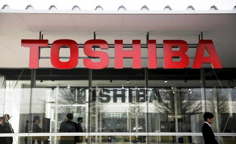 Scandal-hit Toshiba has warned of its biggest annual loss of $4.5bn