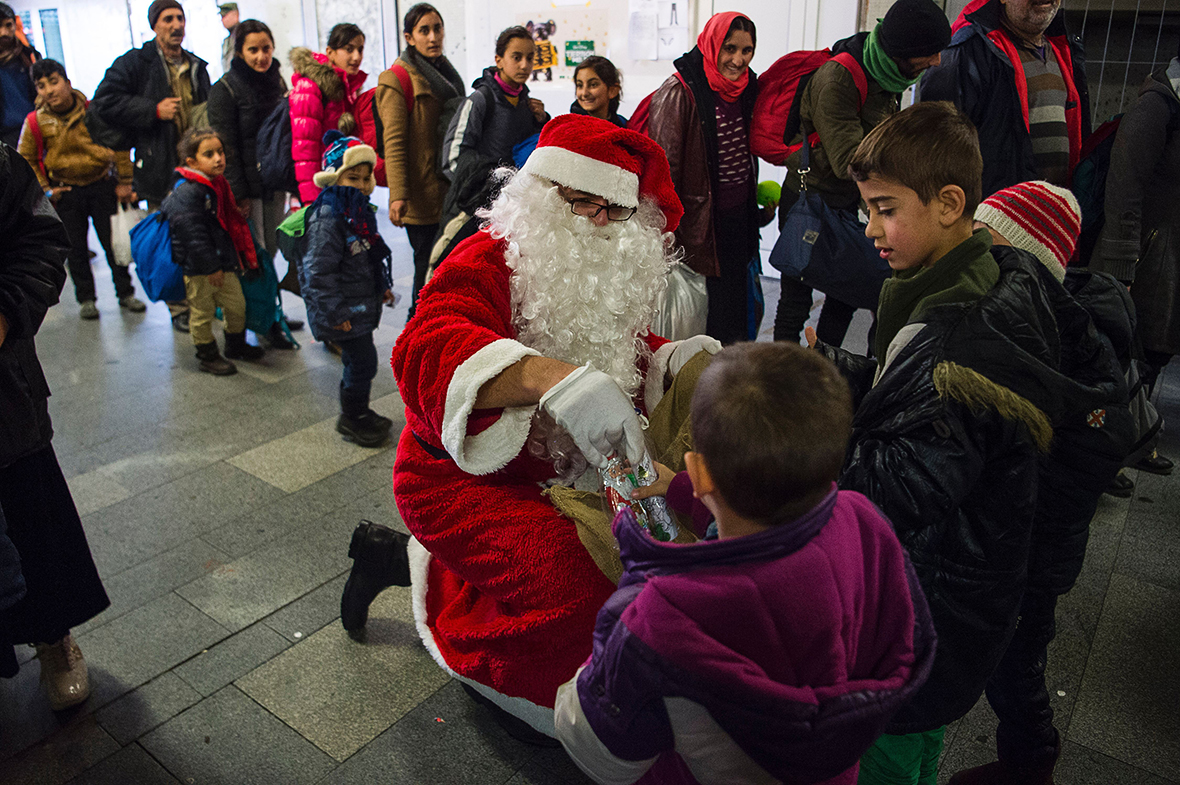 2022 Slc Refugee Christmas Help Migrants in Germany Refugee children sing Christmas carols and get
