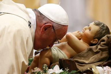 pope francis kissing baby jesus