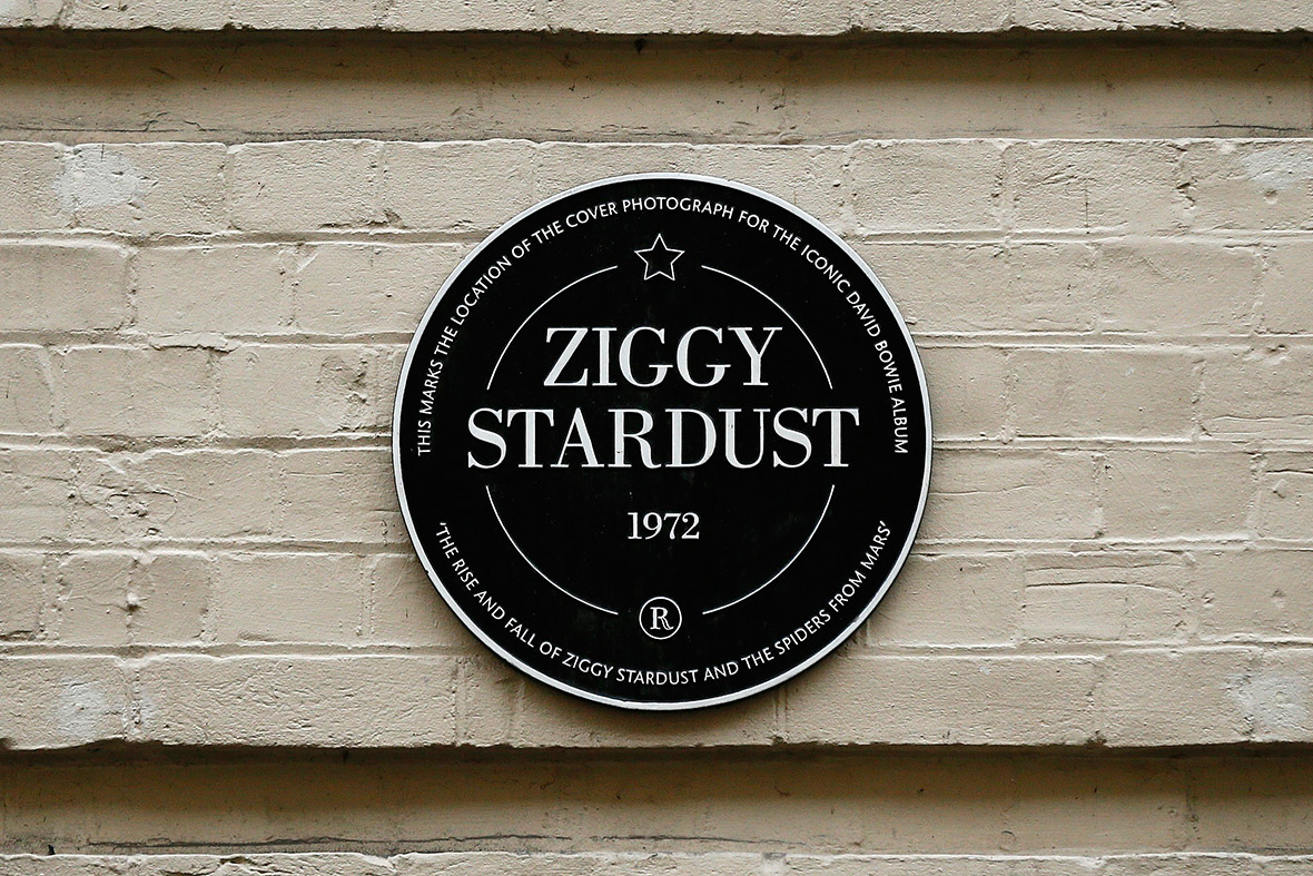 David Bowie dies: Fans pay tribute to Ziggy Stardust legend in London ...