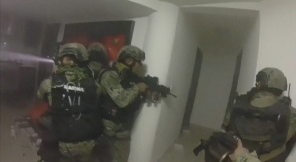 Mexico: Video Footage Of Dramatic Gunfight Between Marines And Guzman's ...