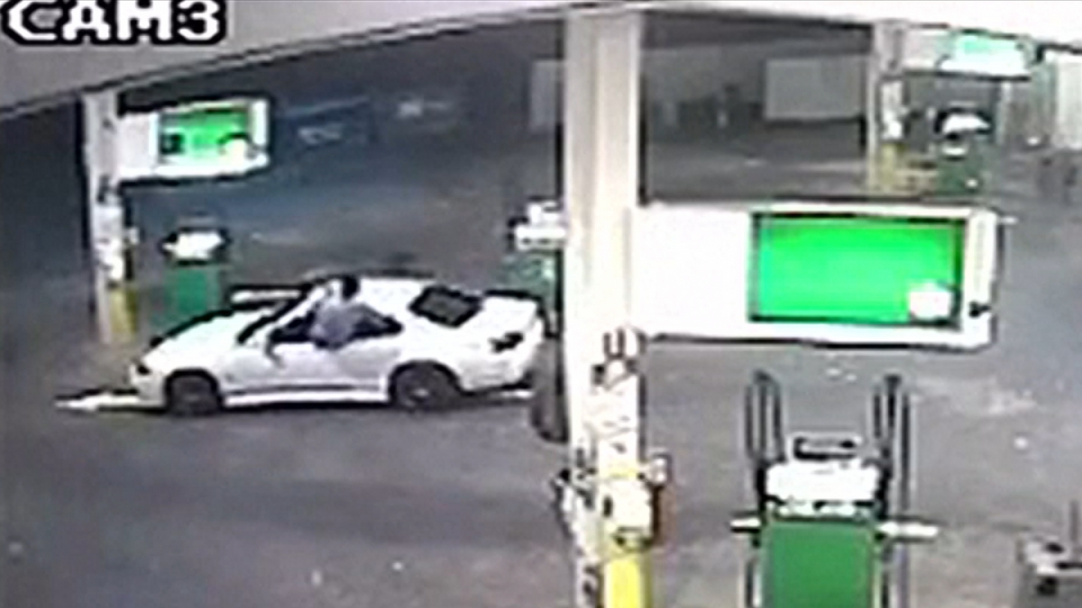 Australia: CCTV video shows man heroically jump through car window to ...