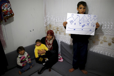 Syrian children dream of home