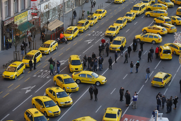 Uber shutdown demanded by Hungarian taxi drivers