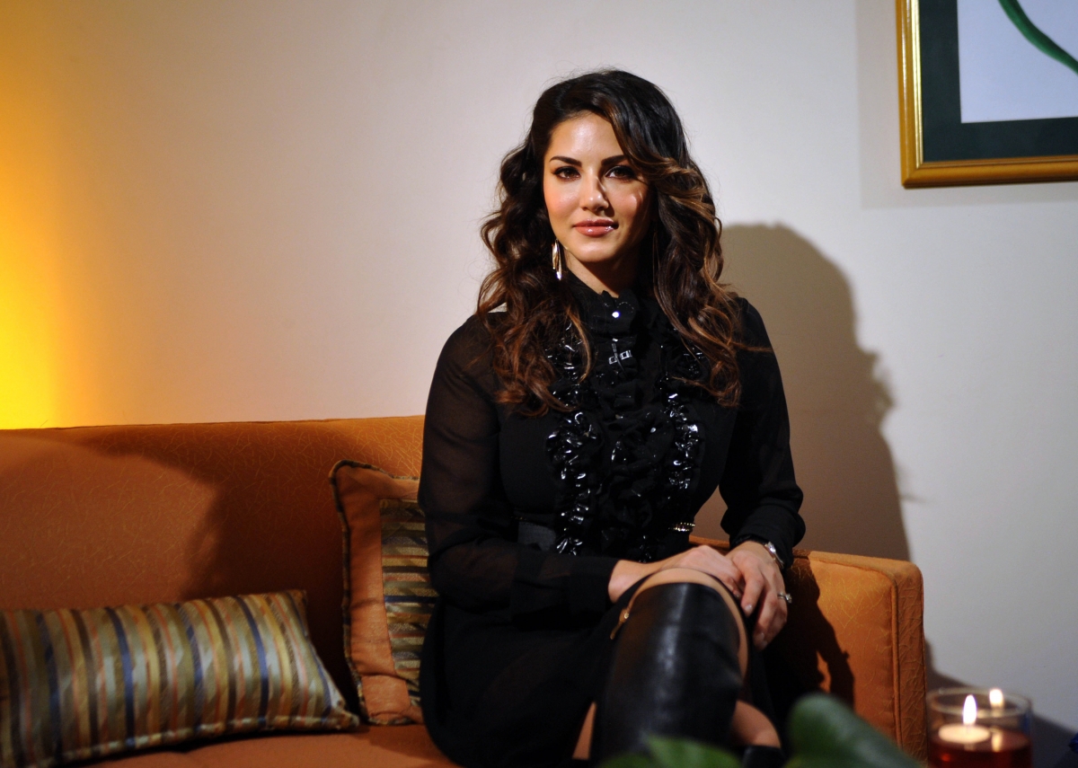 India Sunny Leone Wins Kudos For Standing Up To Sexist Interviewer