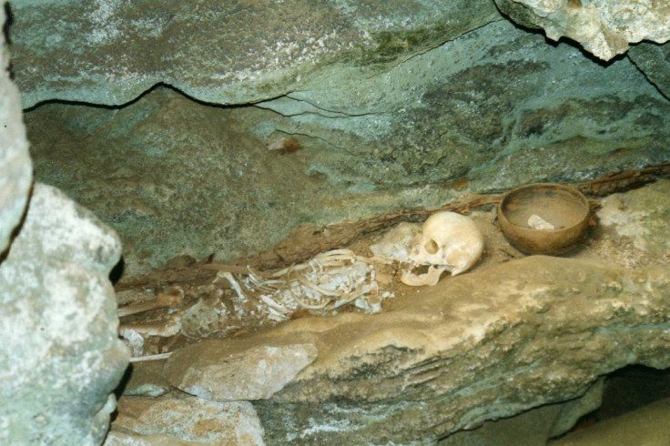 Skeleton tomb