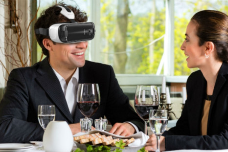 Samsung Gear VR dining