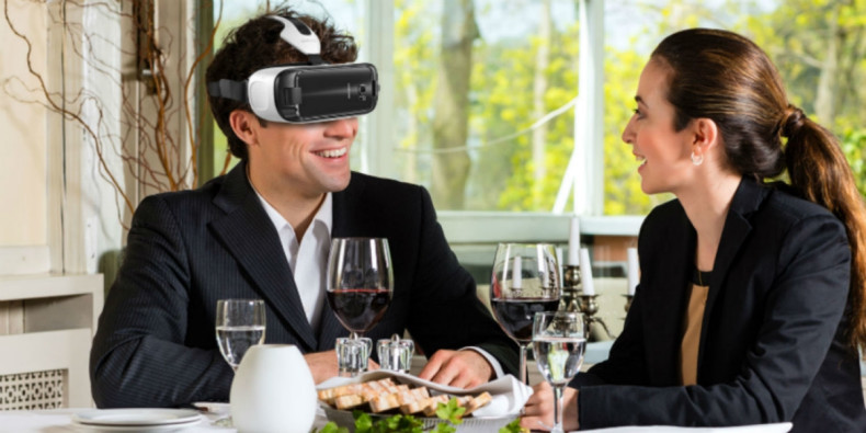 Samsung Gear VR dining