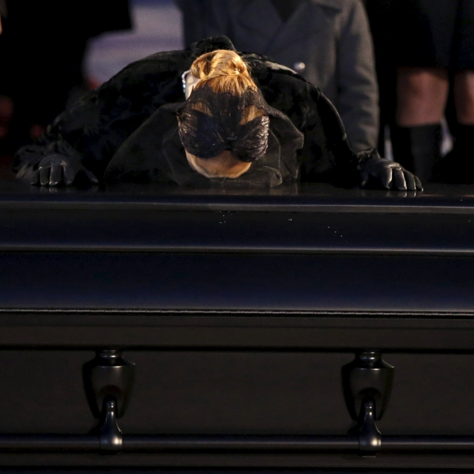 Celine Dion pays tribute to husband René Angélil at his funeral