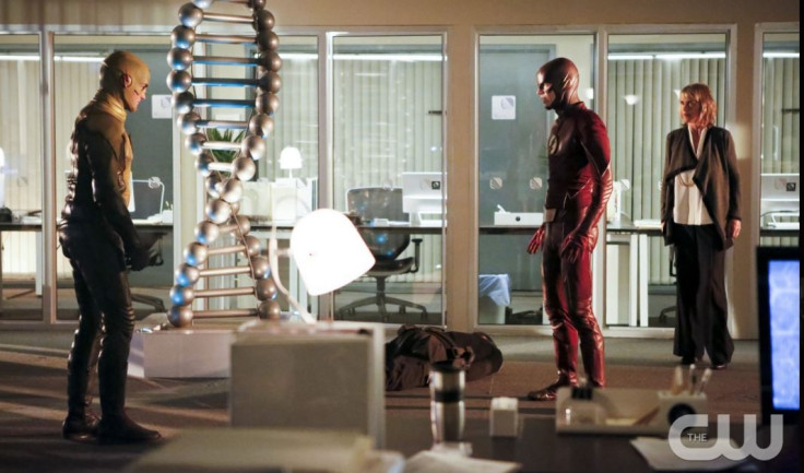 Flash season 2 episode 11