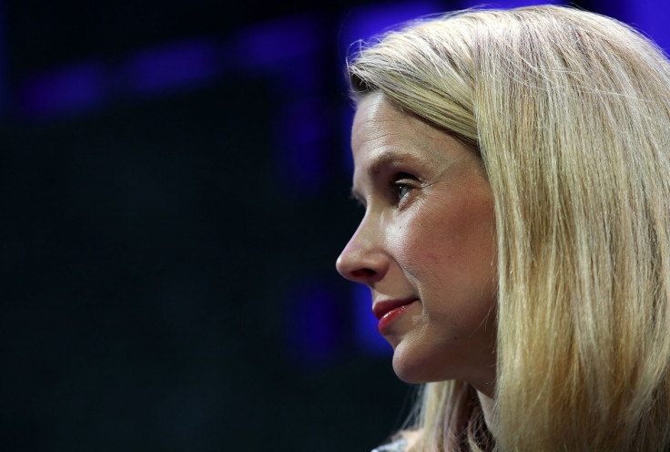 Yahoo to cut down 15% jobs