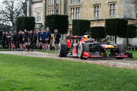 F1 car vs rugby players