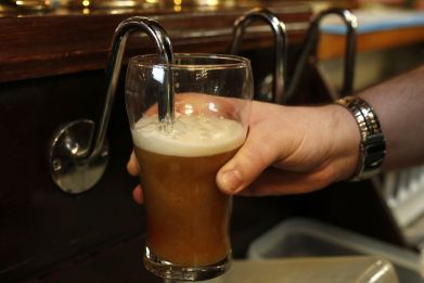 UK pub industry calls for cut in beer duty as sales decline by 114 million pints in 2015