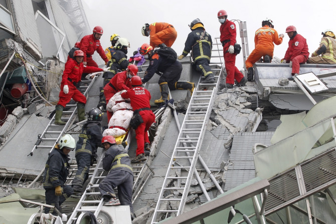 Taiwan earthquake rescue workers recover body
