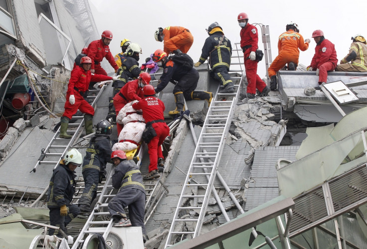 Taiwan earthquake rescue workers recover body