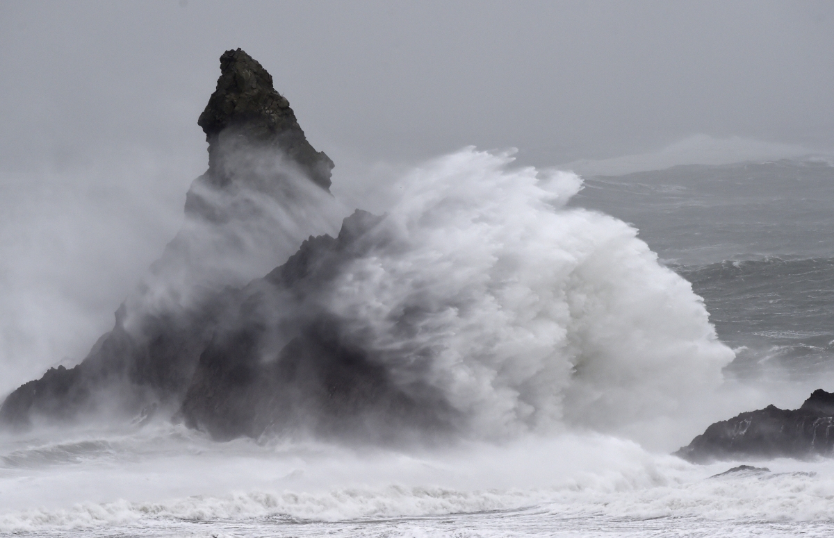 Storm causes high waves in sea