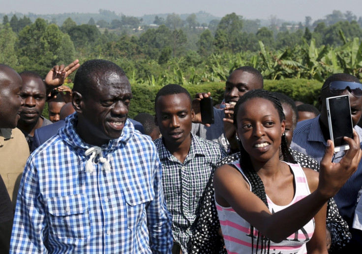Kizza Besigye casts his vote Uganda