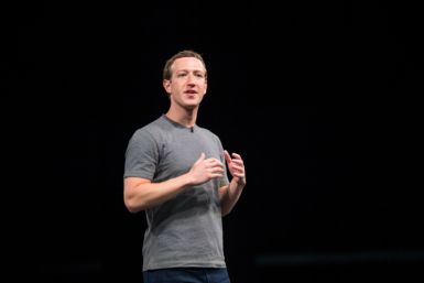 Mark Zuckerberg steals the show at Samsung S7 launch at the MWC 2016