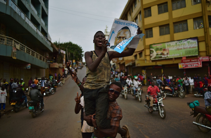 Supporters of Kizza Besigye