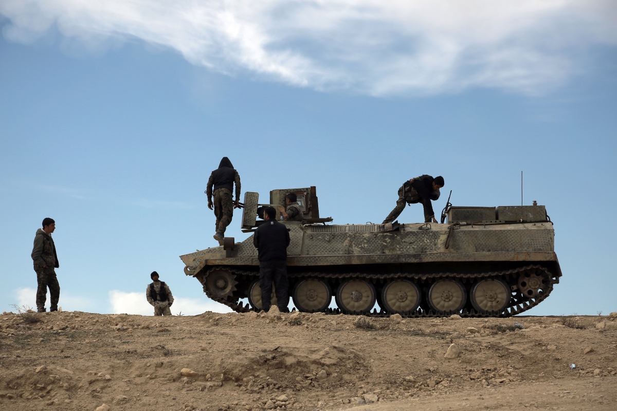 Syria: Kurds close in on Isis capital of Raqqa as ceasefire looms