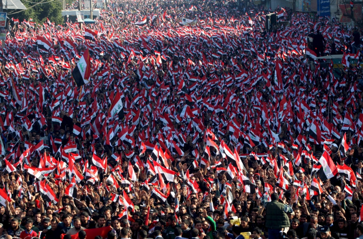 Supporters of prominent Iraqi Shiite cleric Mqtada al-Sadr