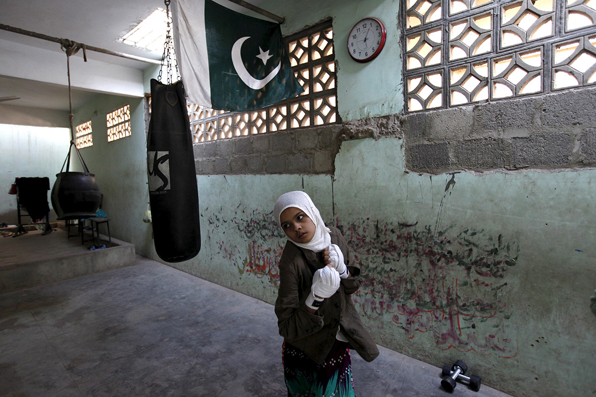 Pakistan's first women's boxing club Girls train and fight in Karachi